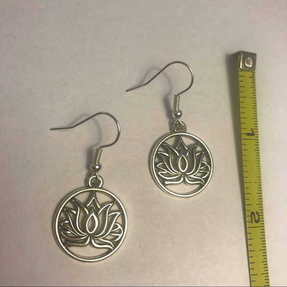 Lotus Flower Earrings Silver Tone Zen Hippie Yoga - Picture 3 of 6